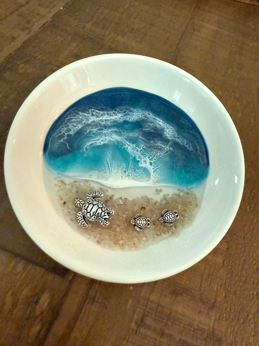 Circle ring dish with turtles