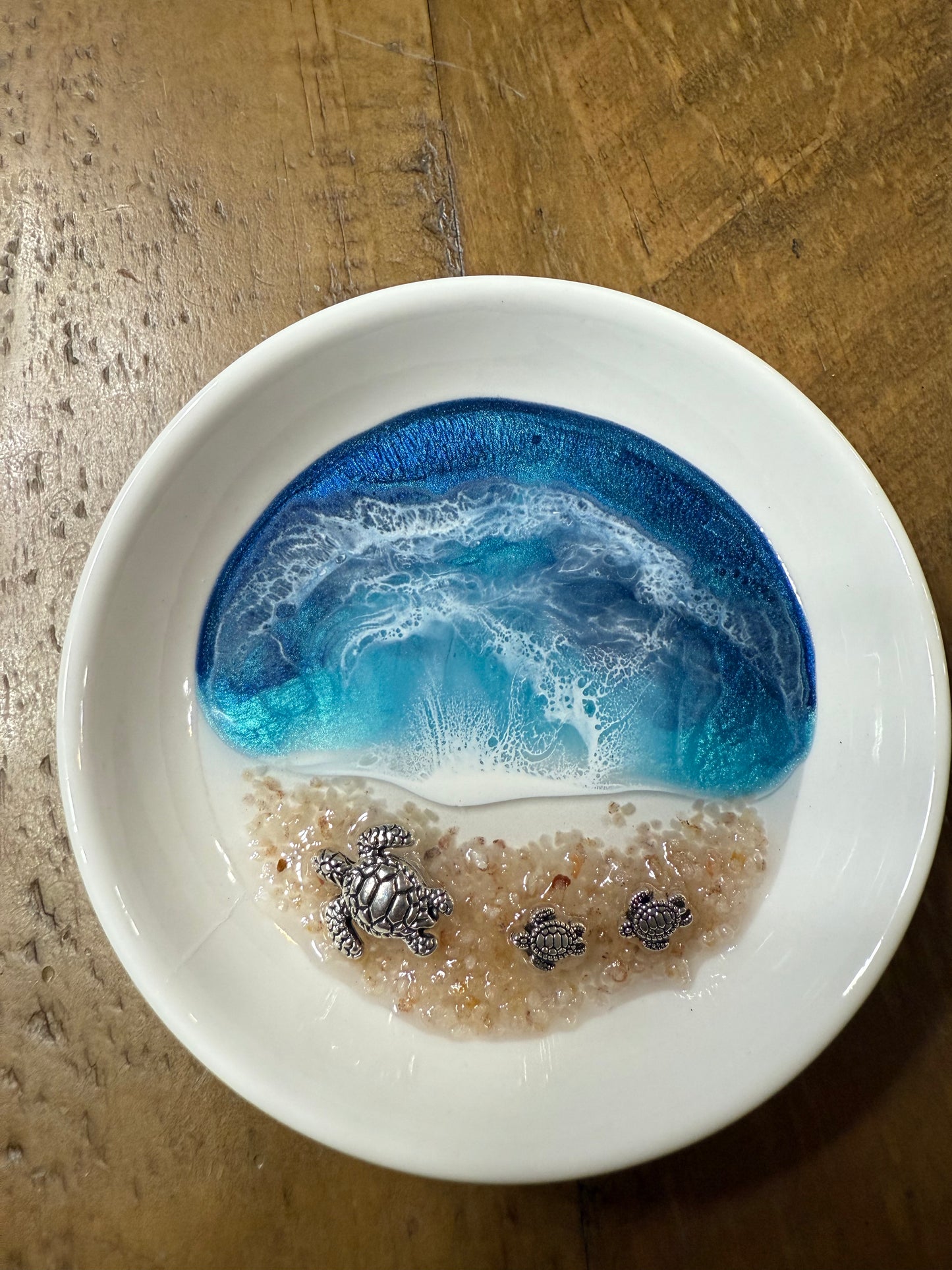 Circle ring dish with turtles
